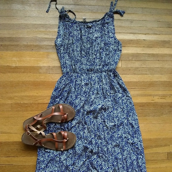 Dresses & Skirts - Floral print maxi dress